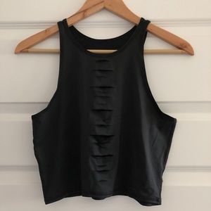 Teeki crop top